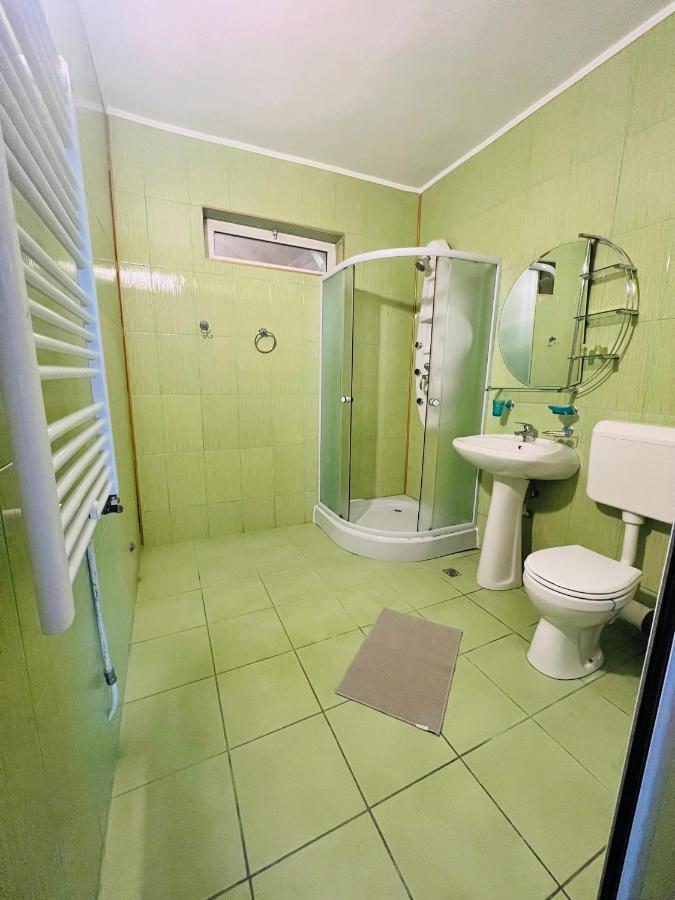 Hypnotic Villa Piteşti Extérieur photo